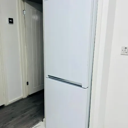 Beautiful And Homely 3 Bed House With Free Parking So Close To Man City And City Centre Manchester Exterior photo